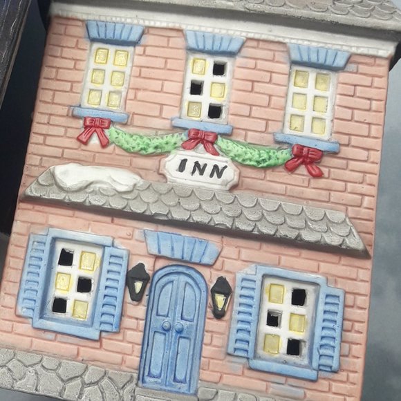 Lighted Christmas House NWT Hotel Inn Hand Painted Porcelain New in Box - Picture 15 of 16